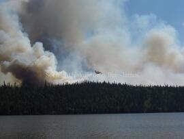Vue du lac Gilman, feu forêt de Chibougamau, 3 juin 2005