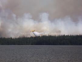 Vue du lac Gilman, feu forêt de Chibougamau, 3 juin 2005