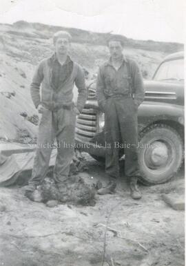 Louis-Philippe Savard, son beau-frère Moïse Boulianne