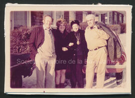 Des amis à Québec (de gauche à droite) : Phil Larivière (ingénieur), inconnue, Eileen Stevenson e...