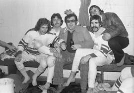 Joueurs lors du championnat provincial de Hockey opposant Domtar et les Flames de Gagnonville.