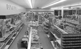 Intérieur du magasin “Chez Dubreuil” à Lebel-sur-Quévillon