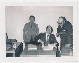 Signature contrat aréna 1