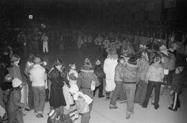 Groupe de personnes aux finales des Jeux de Québec à Chapais