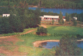 Vue aérienne du 9e trou du club de golf de chibougamau-chapais, situé au lac Duffault.