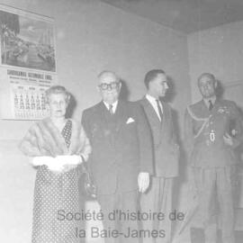 Mme Onésime Gagnon, Onésime Gagnon; lieutenant gouverneur du Canada, Godefroy de Billy et l'aide ...