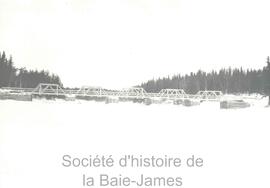 Pont dans le parc de Chibougamau.