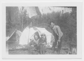 Françoise et oncle Antonio Gaudreau camp Ottereyes lac lady Beatrix