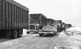 Bûcherons qui bloquent la route de Lebel-sur-Quévillon