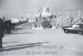 Premier monument de glace érigé lors du carnaval d’hiver