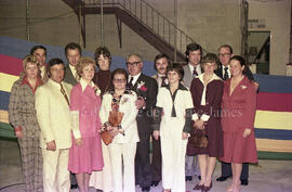 Groupe de personnes pour le départ de M. et Mme Poirier de Lebel-sur-Quévillon