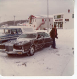 Michel Jacob sur le Boulevard Springer, avec sa voiture Marquis 1978.
