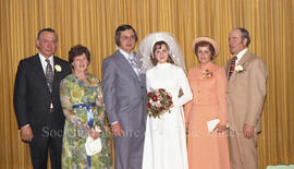 Mariage de Ginette Frenette et Jeff Butler accompagnés leurs invités à Lebel-sur-Quévillon