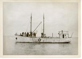 Bateau appartenant aux missions catholiques de la baie James.