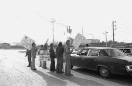 Blocus de la route pour les revendications des électriciens, à Lebel-sur-Quévillon