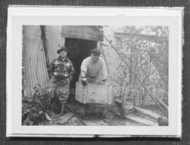 Ernest Oswald Douglas Campbell et Roy Robertson à la mine Cedar Bay.