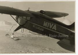 Avion St. Lucas de la MIVA, sur skis.