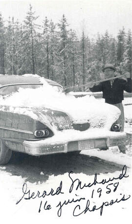 Gérard Michaud après une chute de neige en juin au campement de H. J. O'Connell.