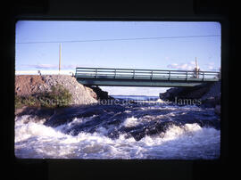 Pont au rapide du Rainbow Lodge