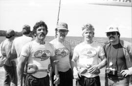 Groupe de personnes pour les courses de canots et activités ayant eu lieu à Lebel-sur-Quévillon