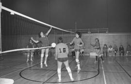 Partie de volley-ball aux finales des Jeux de Québec à Chapais