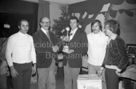 Groupe de personnes à la soirée du festival de l’orignal [de Val-d’Or?]