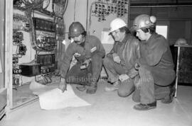 Des travailleurs de la compagnie des Produits forestiers Saucier à Lebel-sur-Quévillon