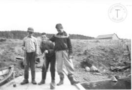 Jeunes au lac Bourbeau.