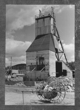 Chevalement de la mine Copper Rand en 1958.