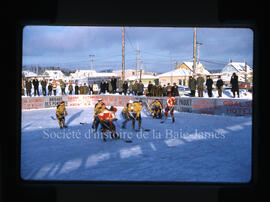 Partie de hockey extérieur à Chibougamau
