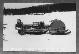Ski-doo de Campbell Chibougamau Mines à  Portage Island en 1955.