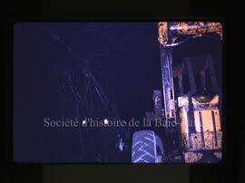 Sous terre à la mine Campbell. Foreuse.
