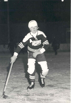 Membres de l'équipe de hockey du frère Clément Larose, commanditée par la mine Campbell