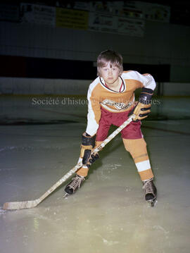 Jeune joueur de hockey à Lebel-sur-Quévillon