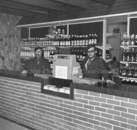 Deux employés à la Régie des alcools du Québec de Lebel-sur-Quévillon