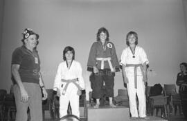 Trois jeunes garçons sur le podium pour le karaté aux finales des Jeux de Québec à      Chapais