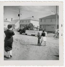Parade de la St-Jean-Baptiste sur la 3e rue à Chibougamau