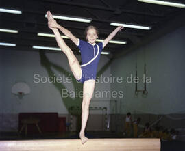 1 gymnaste à la poutre à Lebel-sur-Quévillon