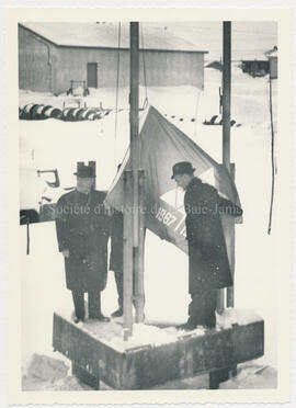 Levée des drapeaux