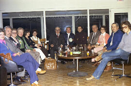 Groupe de personnes pour les Championnats provinciaux de Hockey mineur à Lebel-sur-Quévillon