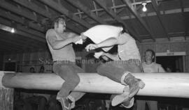 Deux personnes pour une activité lors du festival de bûcheron à Lebel-sur-Quévillon