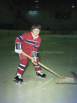 Jeune joueur de hockey, à Lebel-sur-Quévillon