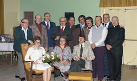 Groupe de personnes à la soirée de dépar W Whittom de Lebel-sur-Quévillon