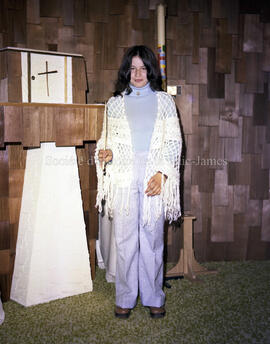 Enfant lors de sa profession de foi