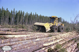 Machinerie à l’extérieur de l’usine Domtar à Lebel-sur-Quévillon