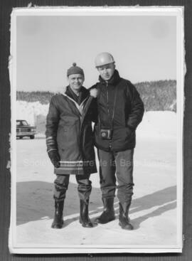 Le Dr Wolff (allemand) et Chuck Krause de la mine Campbell en 1960. La compagnie Campbell Chiboug...