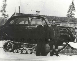 Autoneige sur la route de Chibougamau.