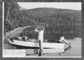 Bert et Joyce Oakley à Bear Bay au lac Chibougamau en 1955.