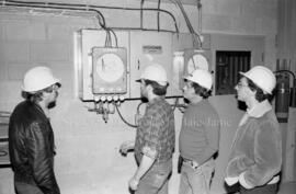 Des travailleurs de la compagnie des Produits forestiers Saucier à Lebel-sur-Quévillon