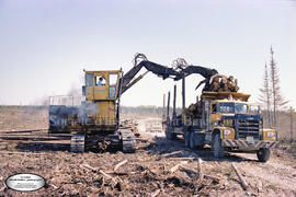Machinerie à l’extérieur de l’usine Domtar à Lebel-sur-Quévillon